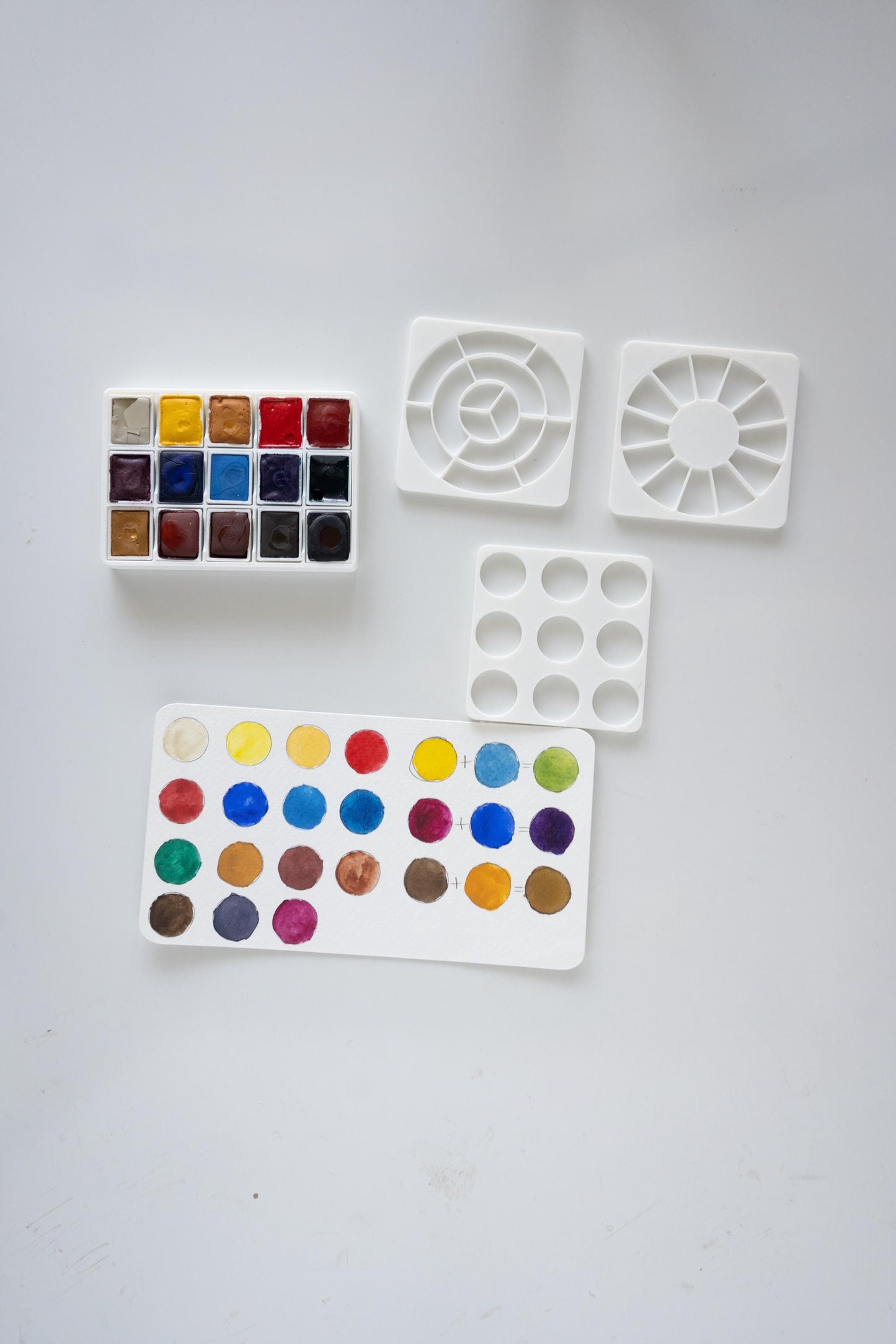 Watercolor Paint Palette with 15 Half Pans + Swatch Templates