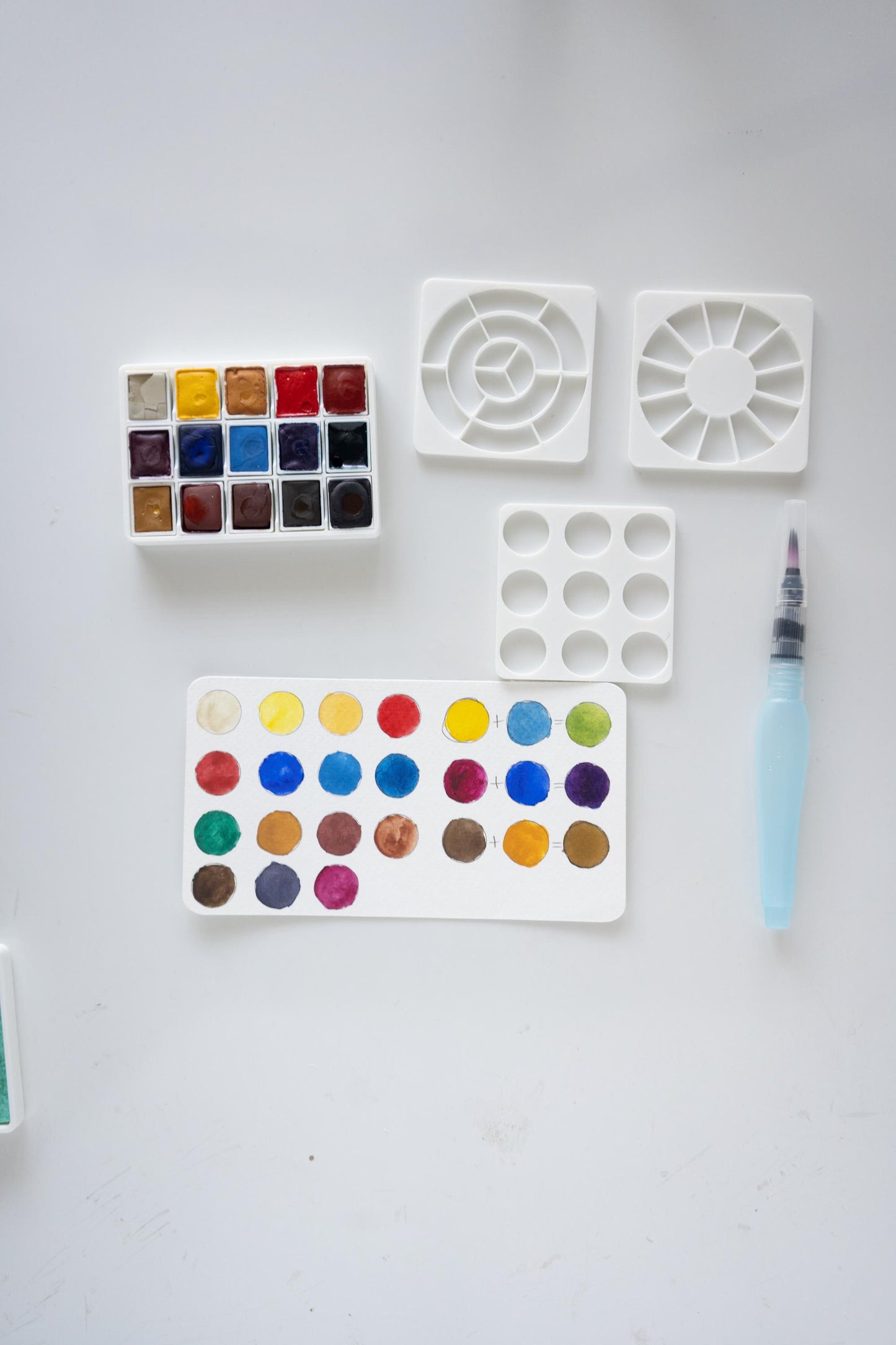 Watercolor Paint Palette with 15 Half Pans + Swatch Templates